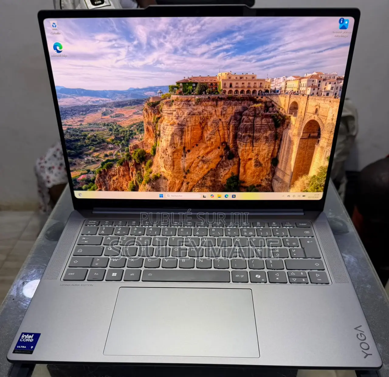 Nouveau Lenovo Yoga Pro 9i Aura Edition 32GB Intel Core Ultra 9 SSD 1T