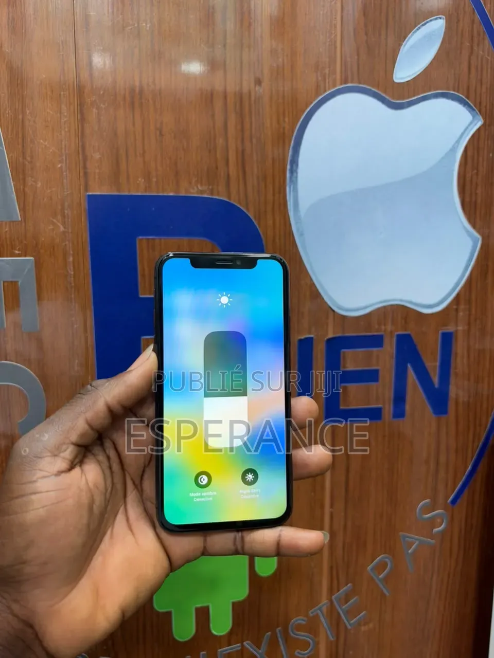 Apple iPhone X 64 GB Noir