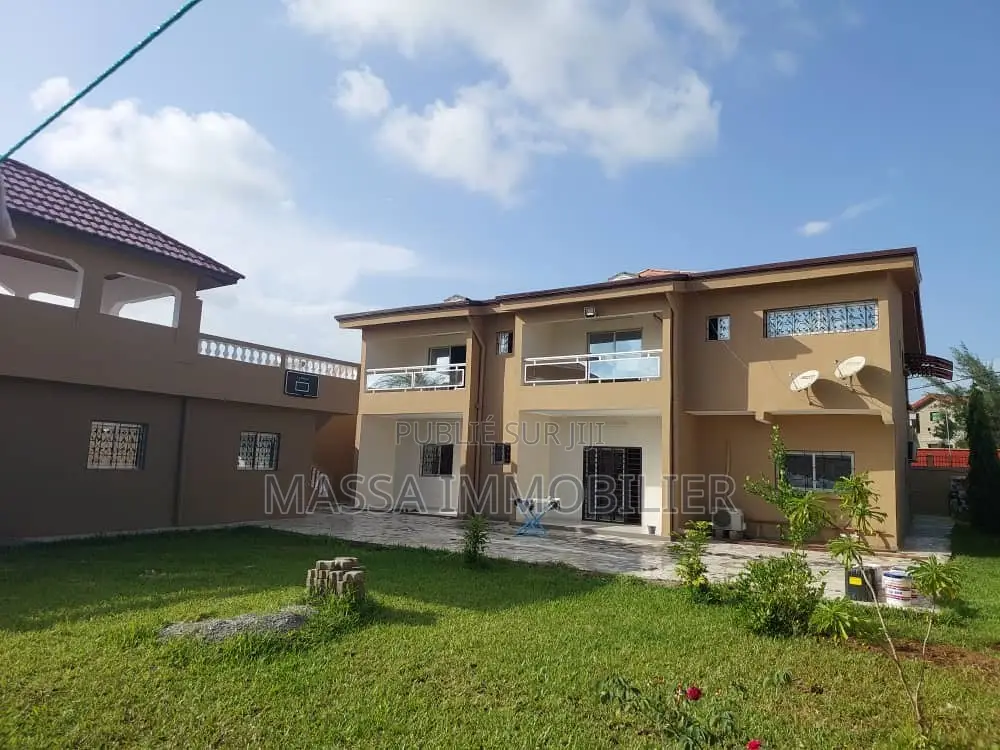5chbre Duplex dans Massa Immobilier, Cocody à Vendre