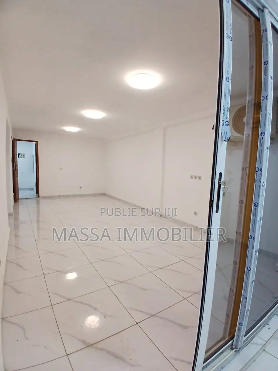 5chbre Duplex dans Massa Immobilier, Cocody à Vendre