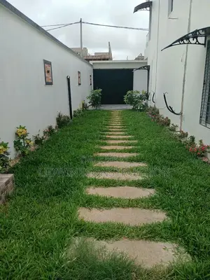 5chbre Duplex dans Bingerville à Vendre