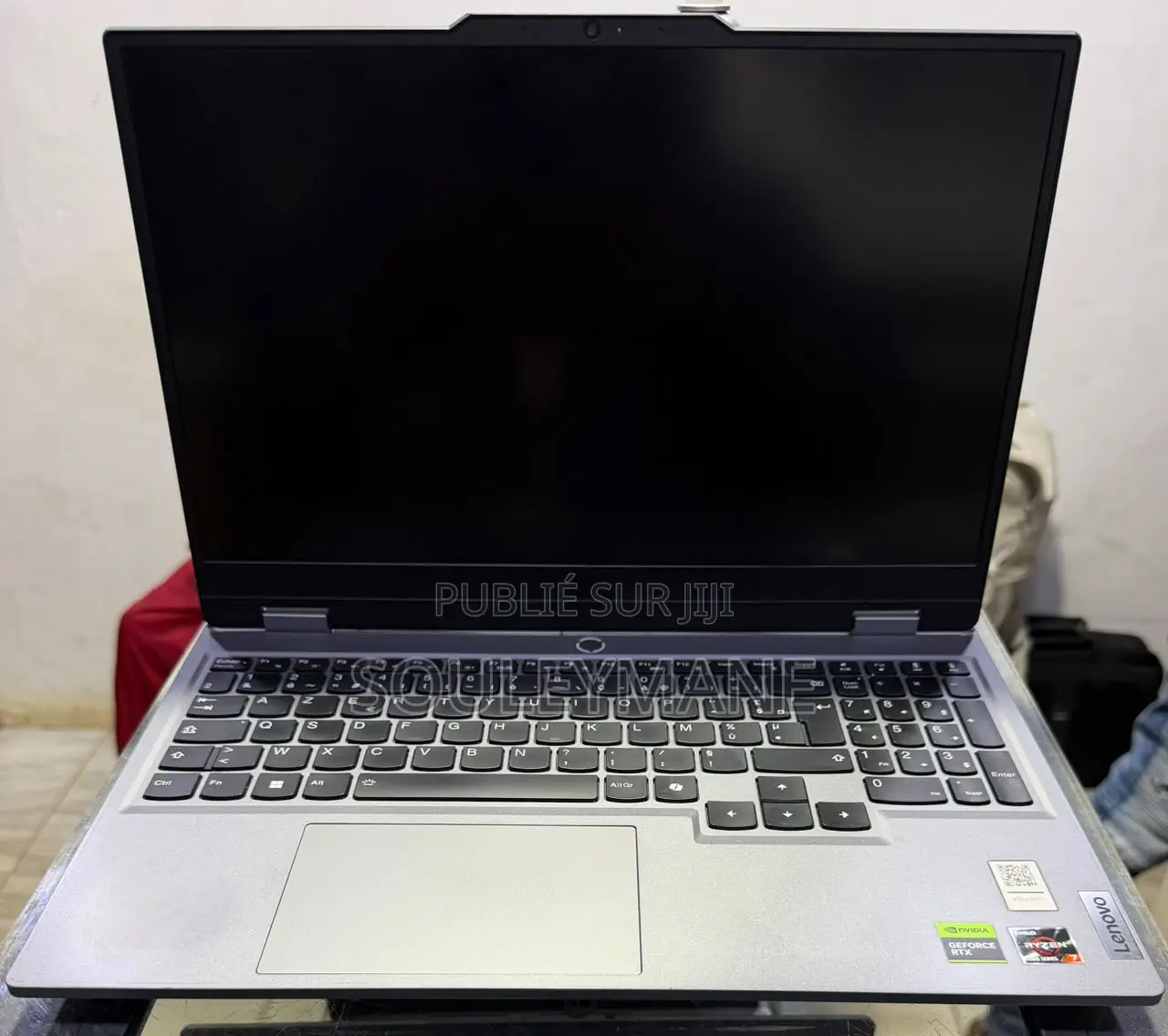 Ordinateur portable Lenovo LOQ 15AHP10 16GB AMD Ryzen 7 SSD 512GB