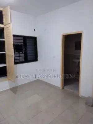 2chbre Appartement dans Bingerville à Louer