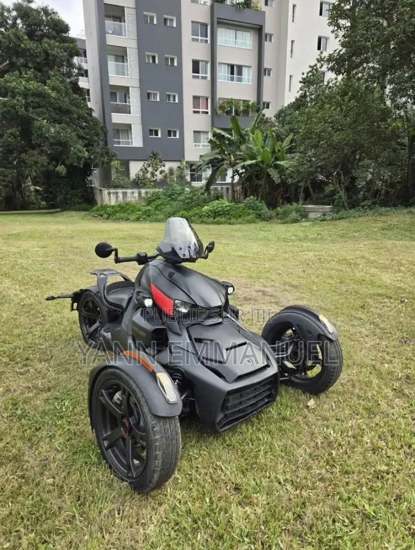 Nouveau Can-Am Autre 2024 Noir