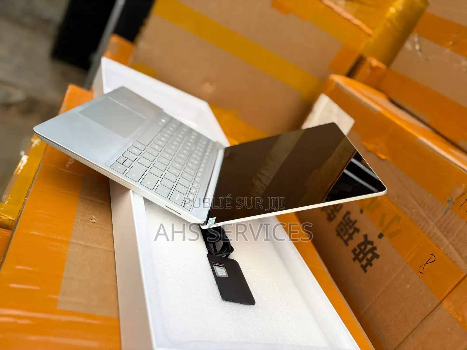 Nouveau Microsoft Surface Go 8GB Intel Core i5 SSD 256GB