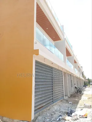 3chbre Villa dans Angre Nouveau Chu, Cocody à Vendre