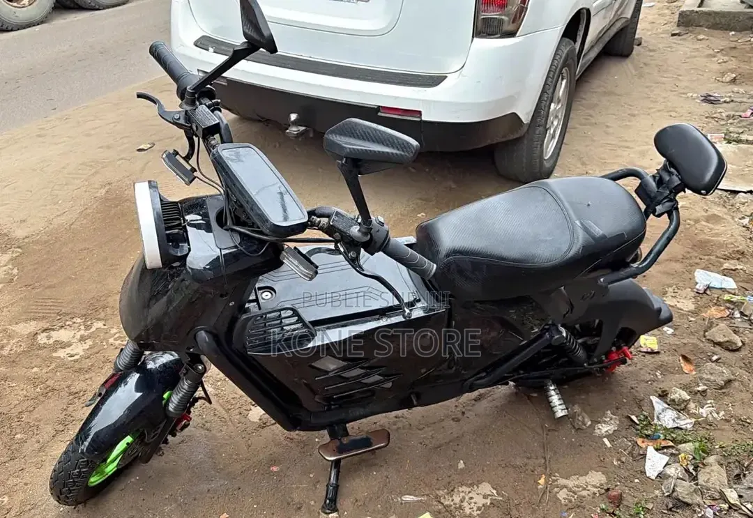 Nouveau Revoo A12 2026 Noir