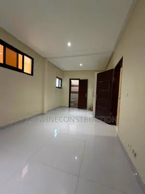 3chbre Appartement dans Cocody à Vendre