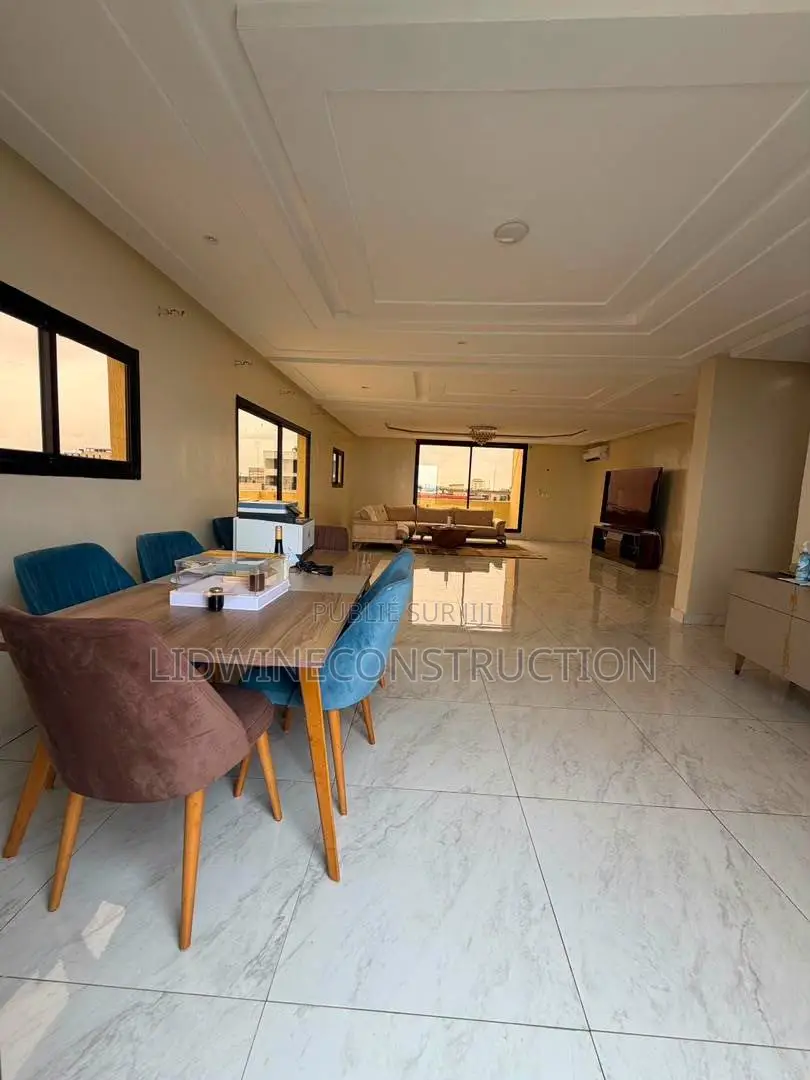 3chbre Appartement dans Cocody à Vendre