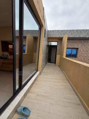 3chbre Appartement dans Cocody à Vendre