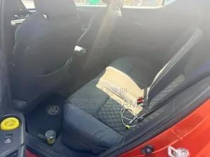 Toyota C-HR 2020 Orange