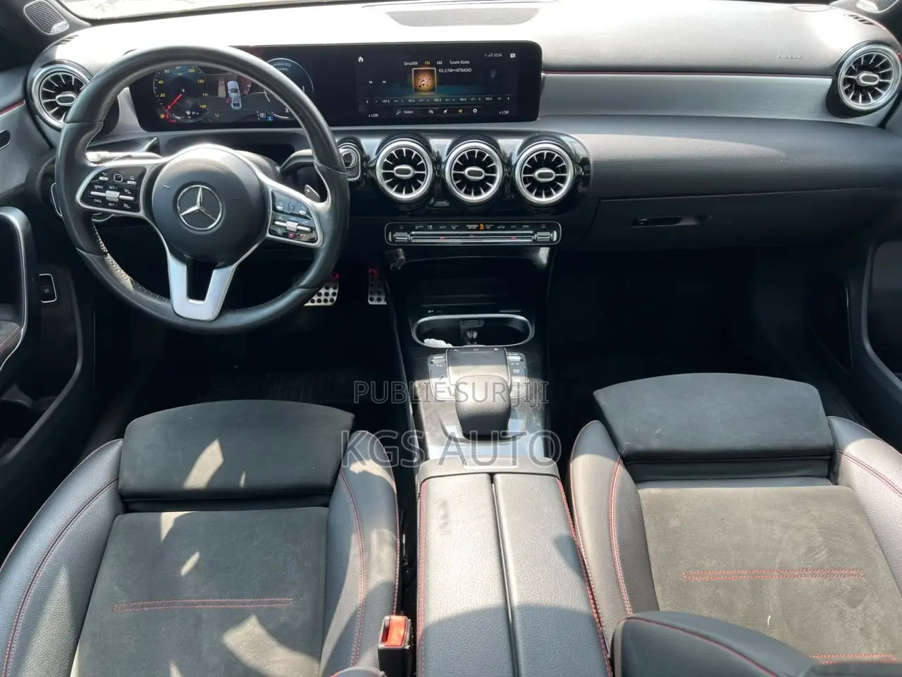 Mercedes-Benz 220 2022 Rouge