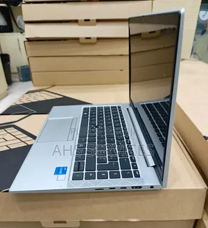 Nouveau HP EliteBook 840 G8 16GB Intel Core i5 SSD 512GB