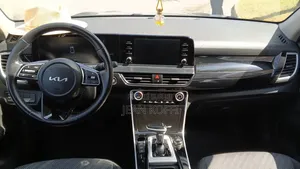 Kia Seltos 2024 Gris