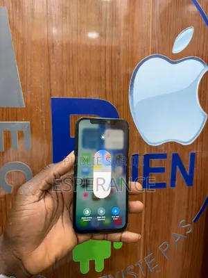 Apple iPhone 12 64 GB Noir