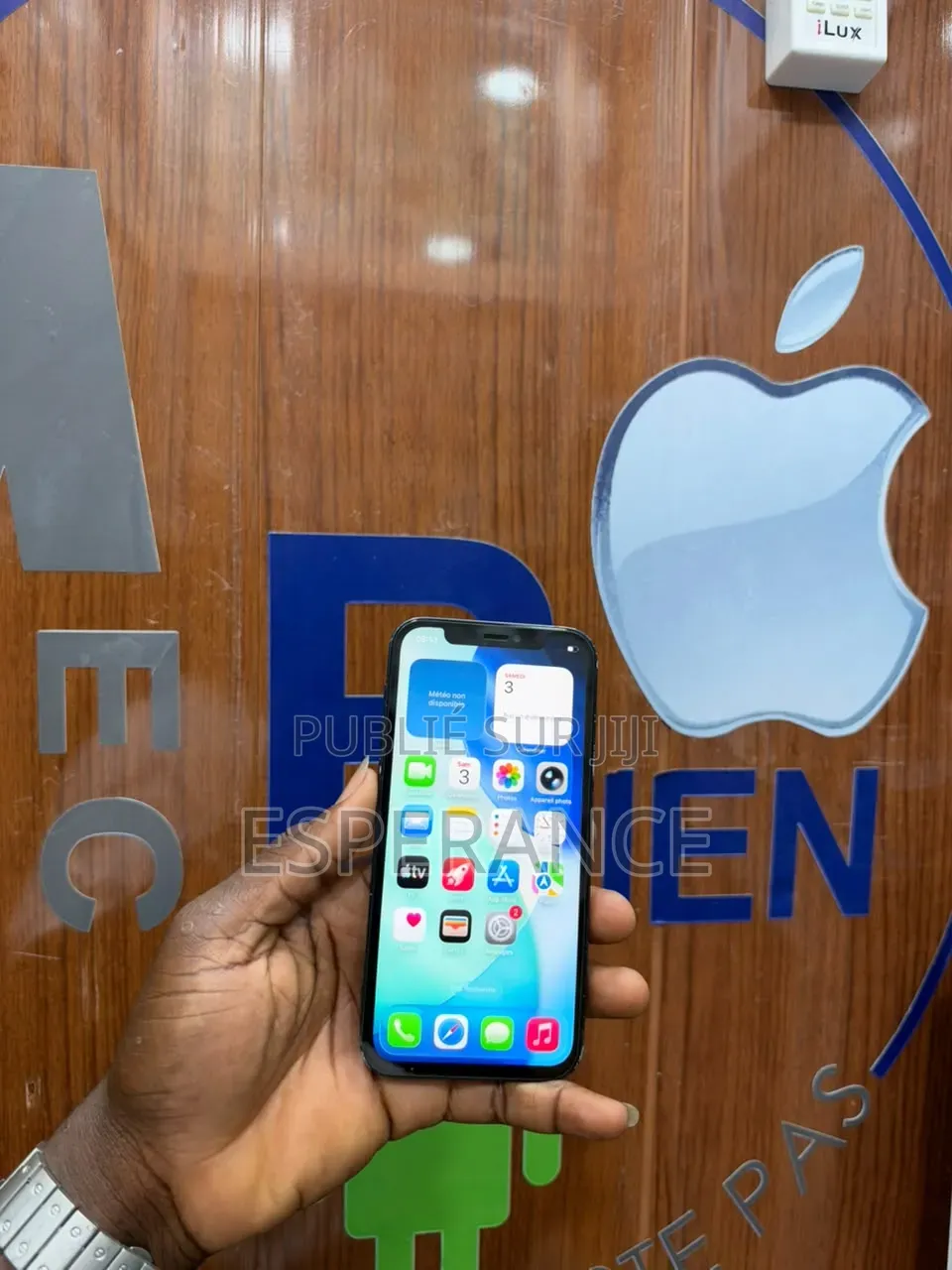 Apple iPhone 12 64 GB Noir