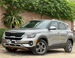Kia Seltos 2023 Gris