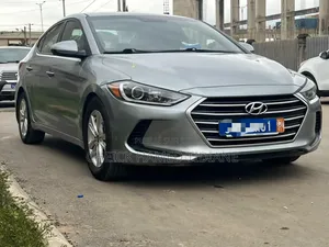 Hyundai Elantra 2018 Gris