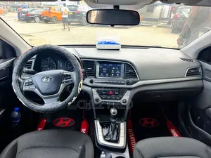 Hyundai Elantra 2018 Rouge