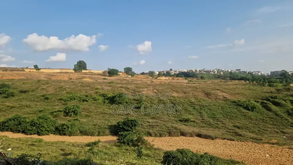 Terrain 300m Acd Bingerville