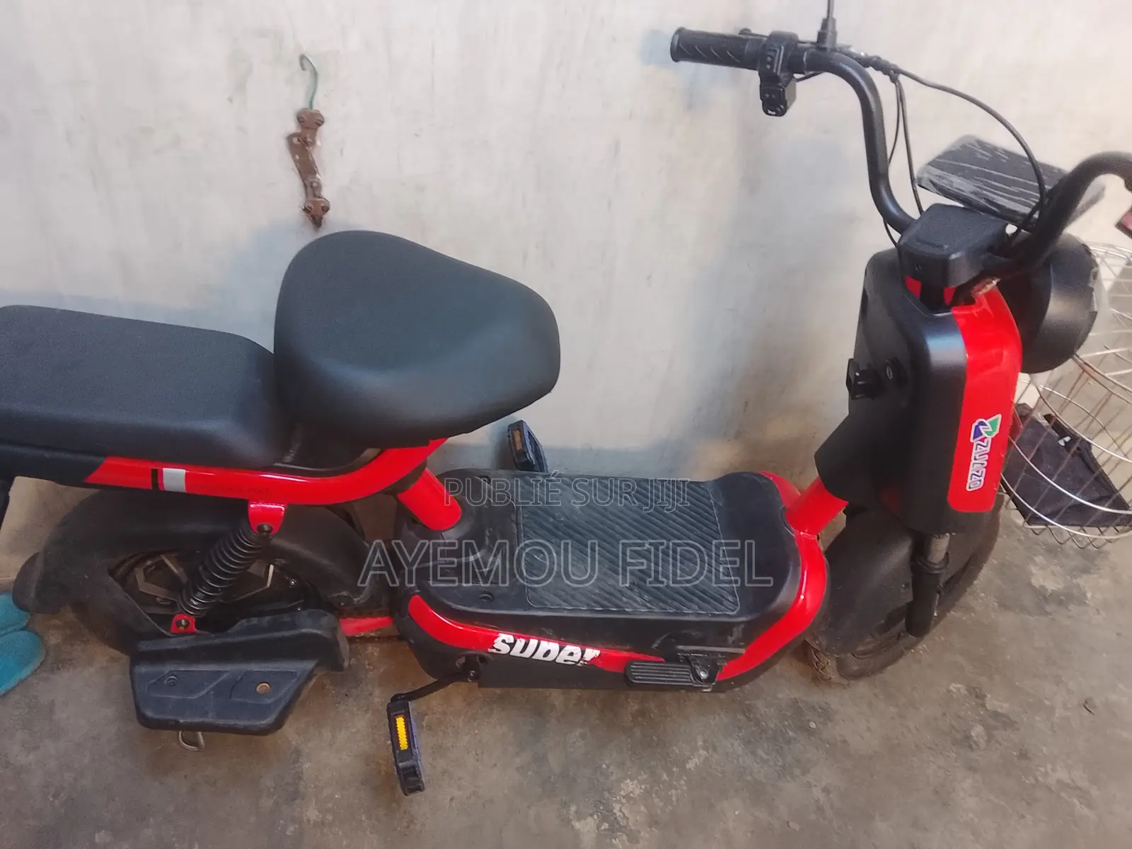 Hyosung Autre 2026 Rouge