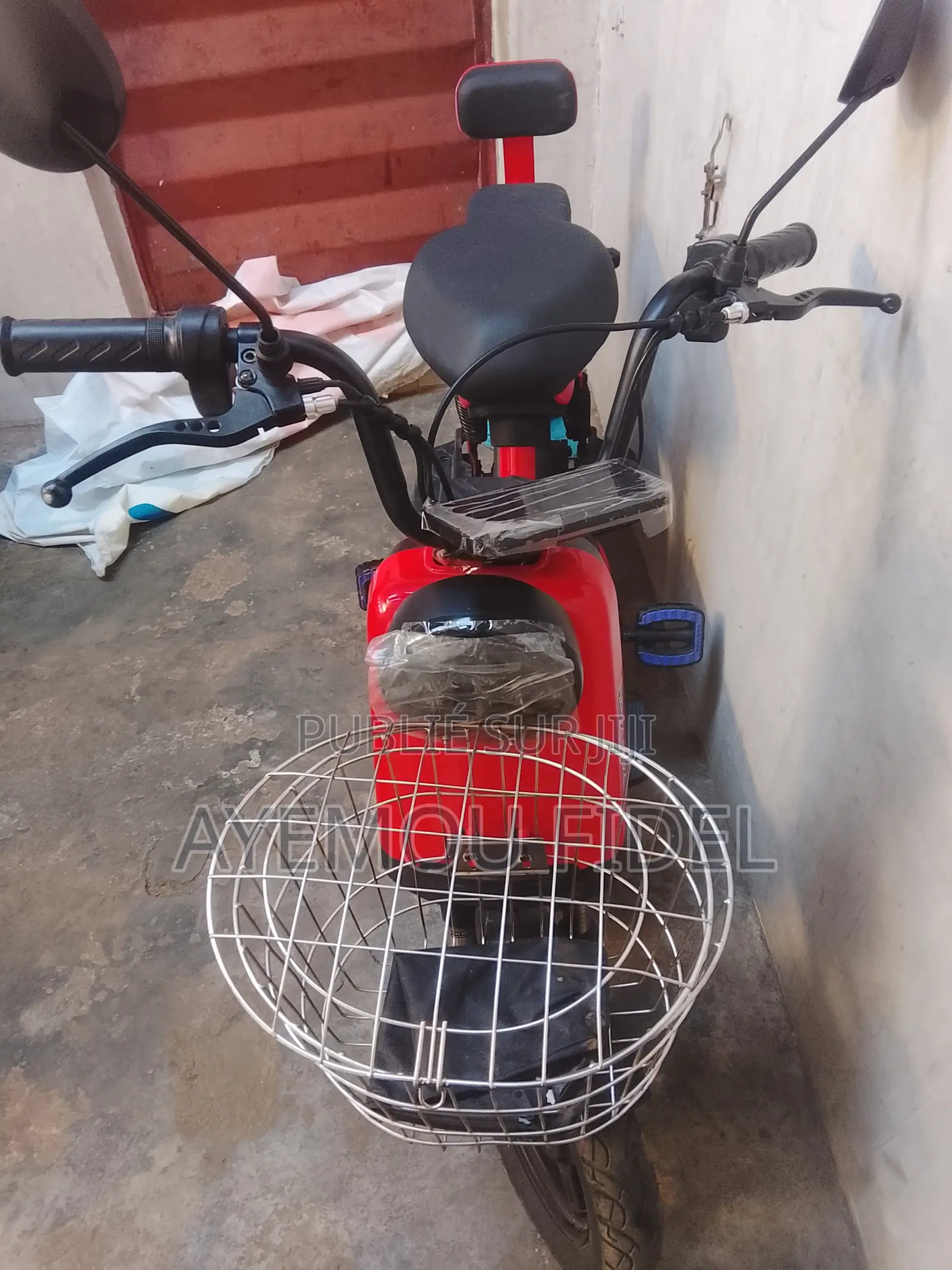 Hyosung Autre 2026 Rouge