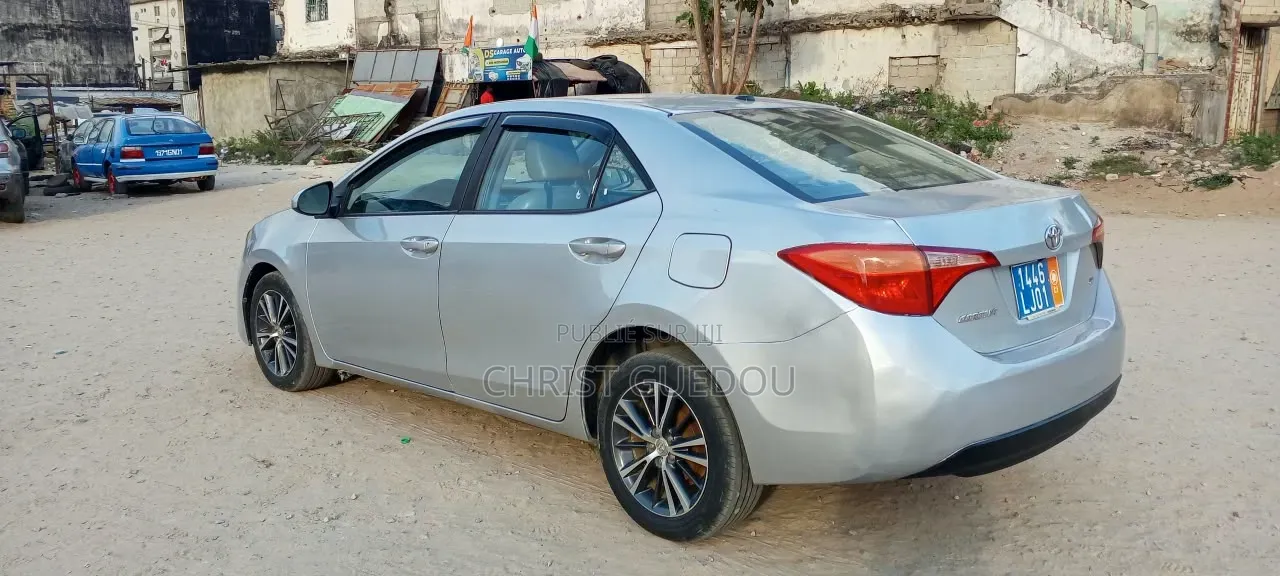 Toyota Corolla 2018 Gris
