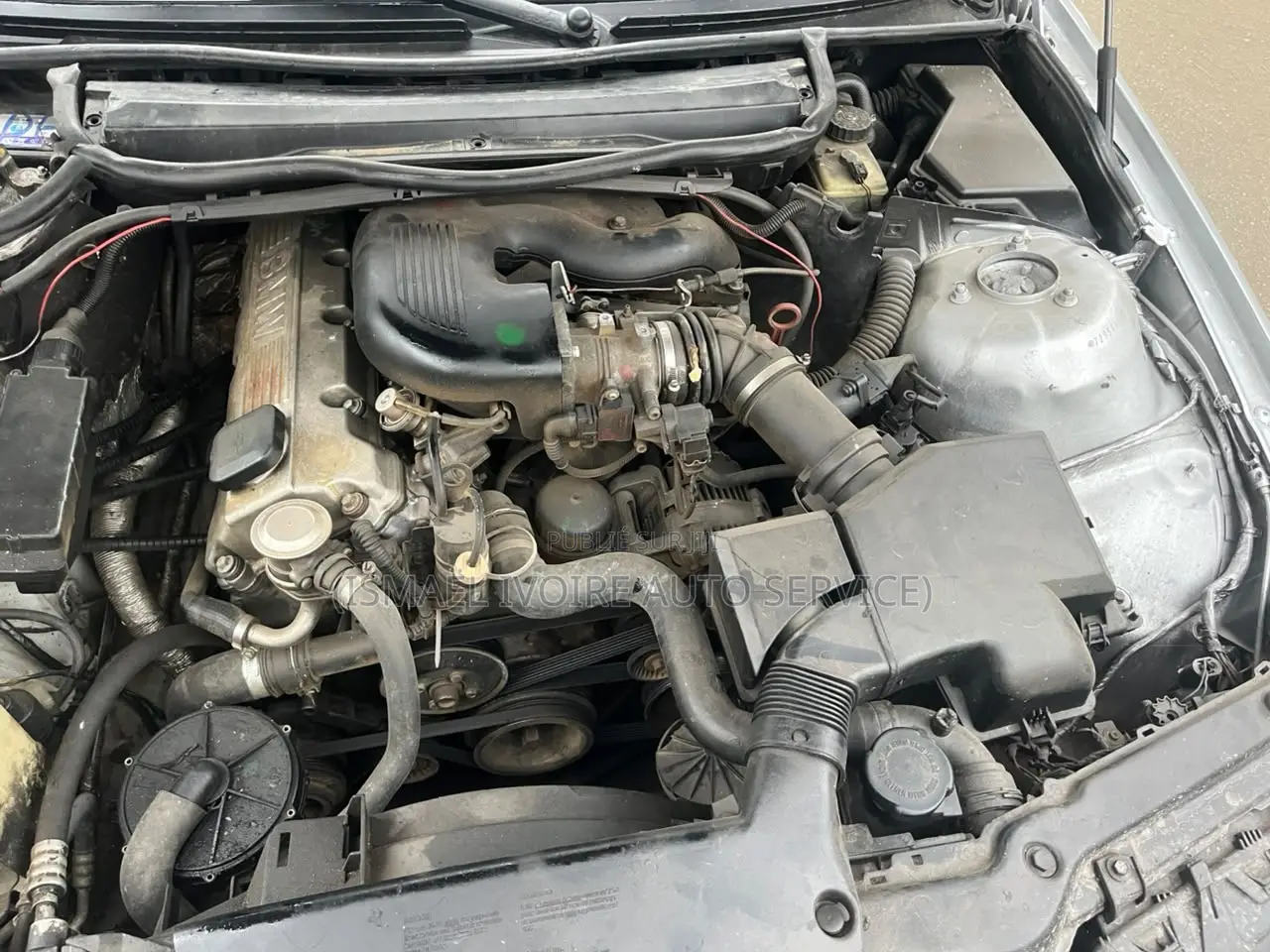 BMW 318i 2000 Gris