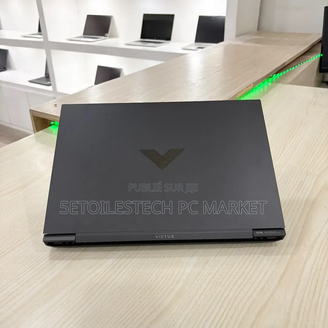 Nouveau Ordinateur portable HP Victus 15 16GB AMD Ryzen 5 SSD 512GB