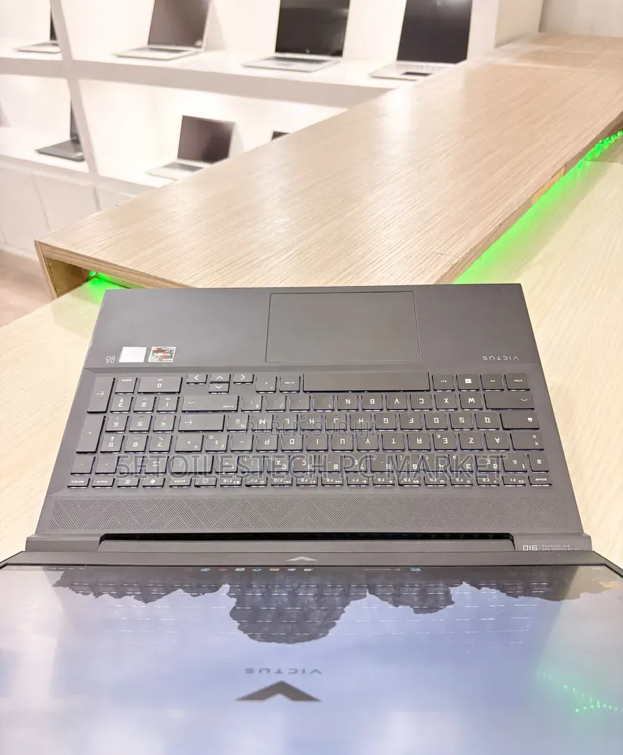 Nouveau Ordinateur portable HP Victus 15 16GB AMD Ryzen 5 SSD 512GB