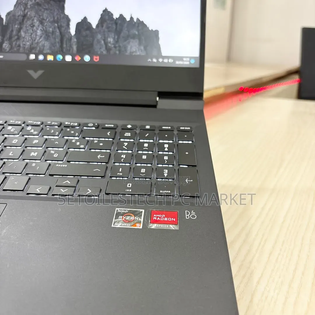 Nouveau Ordinateur portable HP Victus 15 16GB AMD Ryzen 5 SSD 512GB