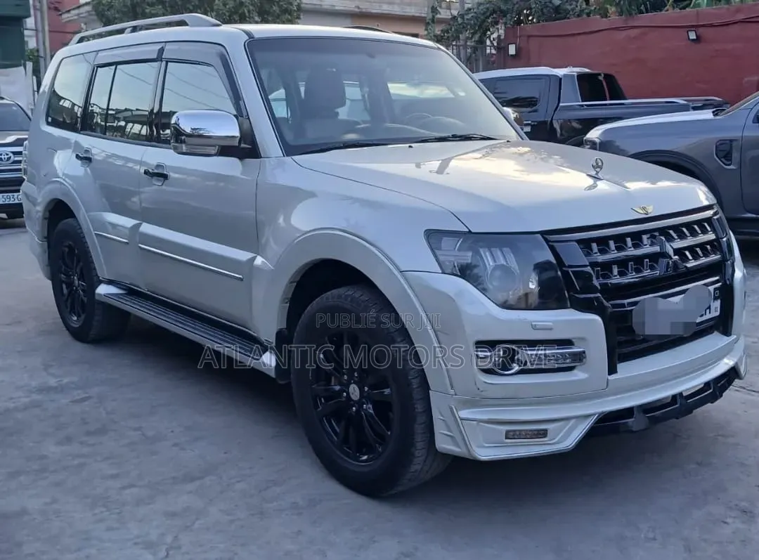 Mitsubishi Pajero 2024 Blanc