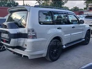 Mitsubishi Pajero 2024 Blanc