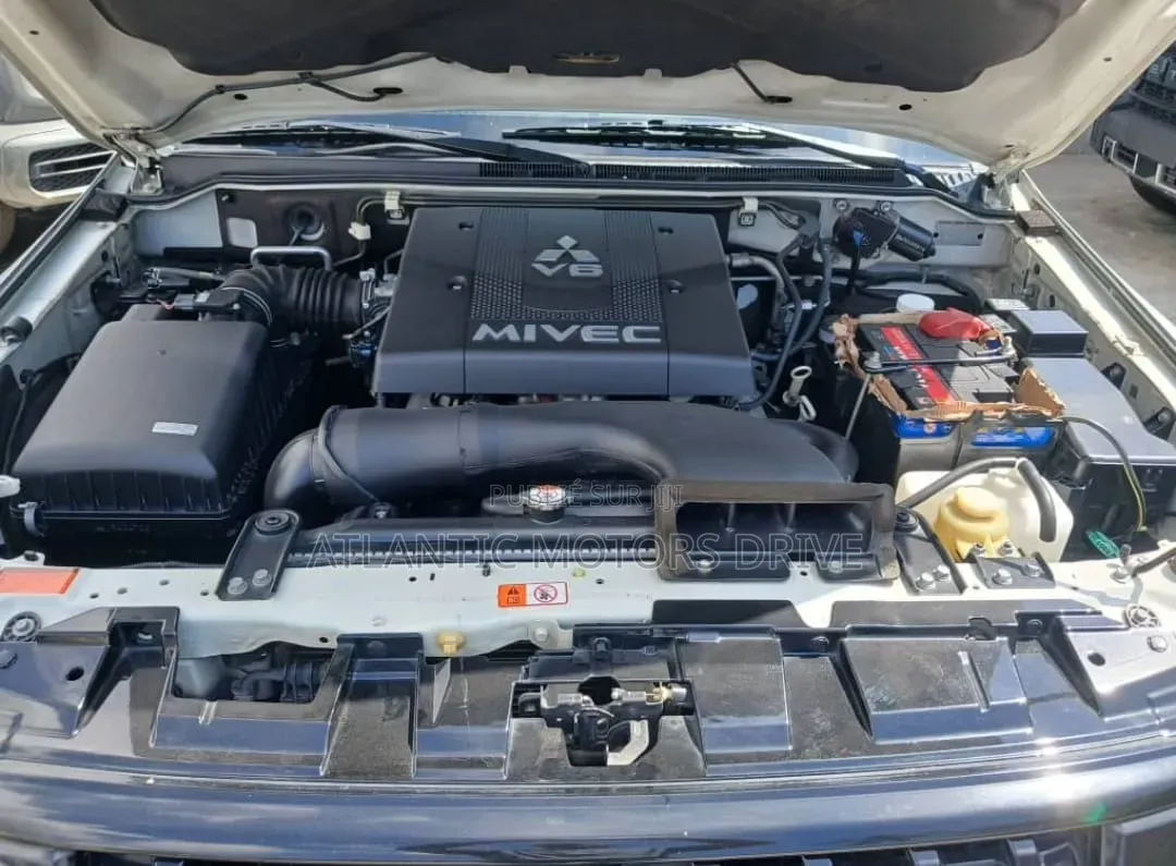 Mitsubishi Pajero 2024 Blanc