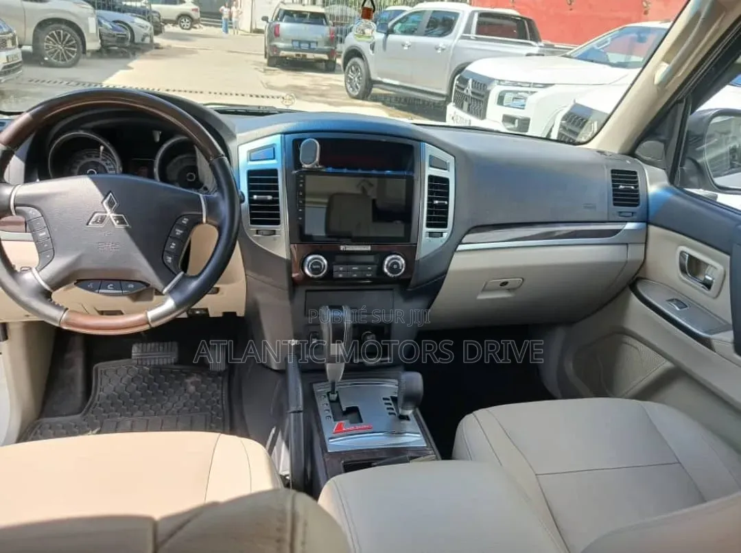 Mitsubishi Pajero 2024 Blanc