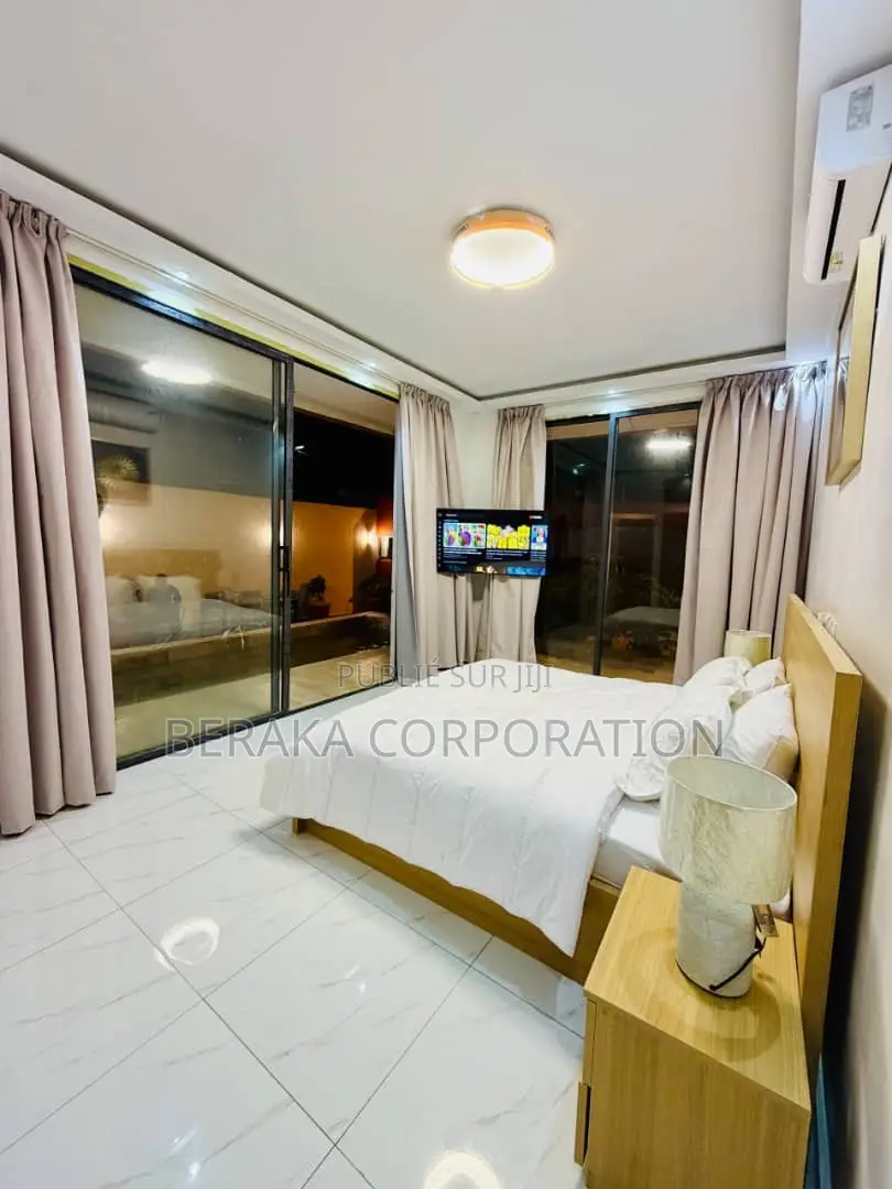 Meublé 3chbre Duplex dans Beraka Corporation, Bingerville à Vendre