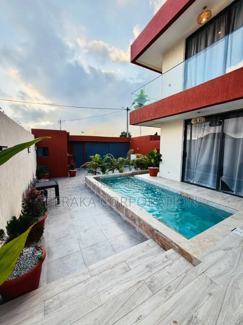 Meublé 3chbre Duplex dans Beraka Corporation, Bingerville à Vendre