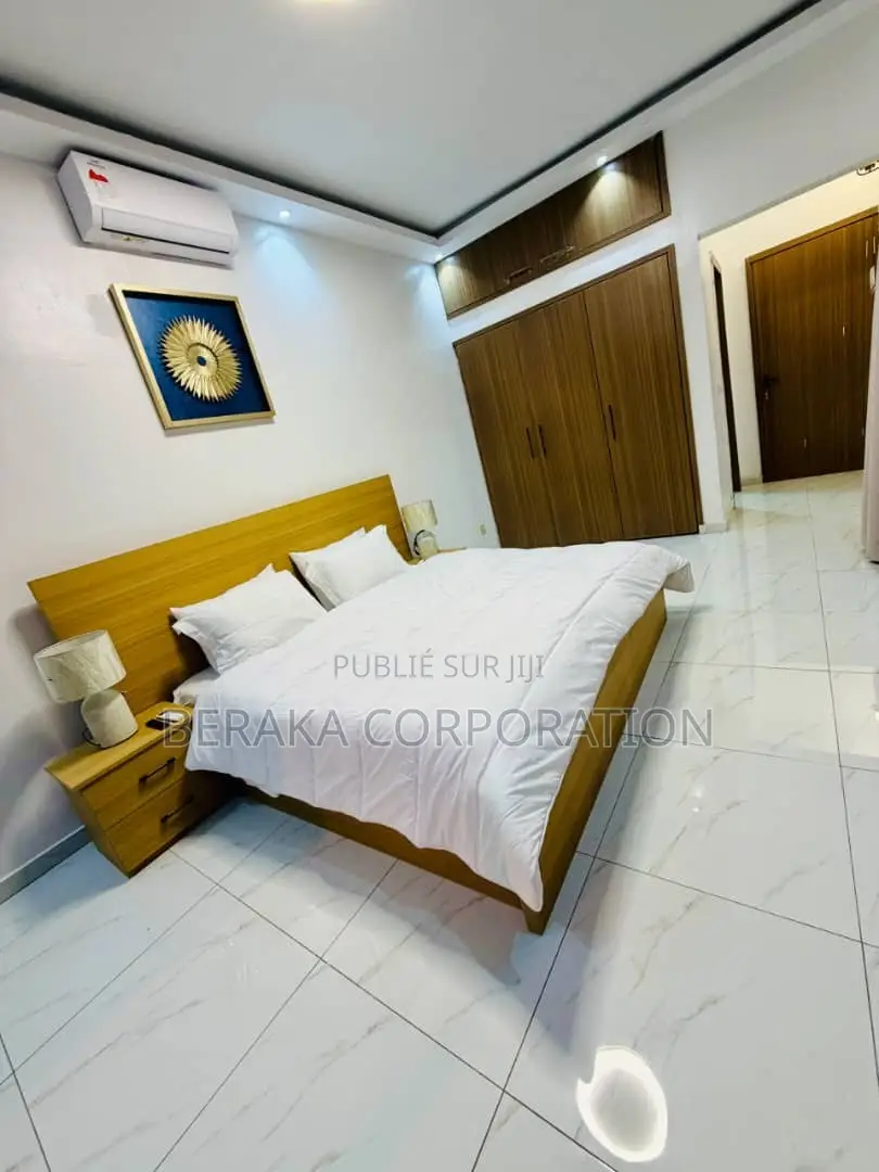 Meublé 3chbre Duplex dans Beraka Corporation, Bingerville à Vendre