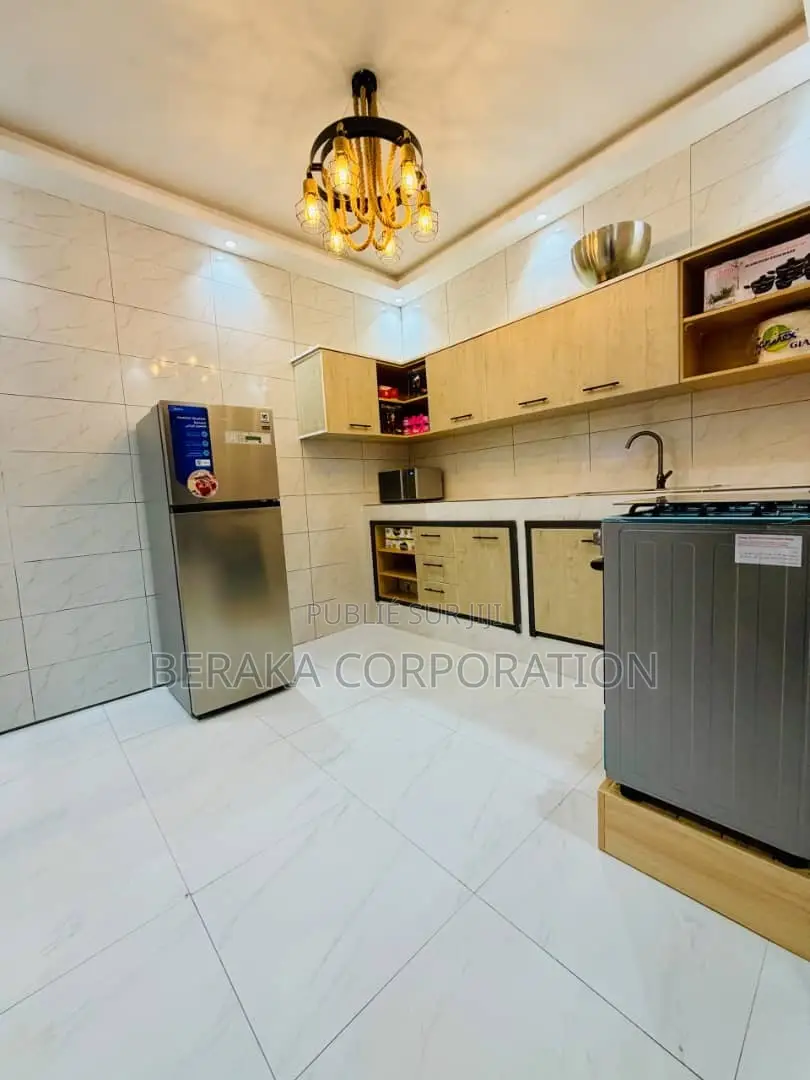 Meublé 3chbre Duplex dans Beraka Corporation, Bingerville à Vendre