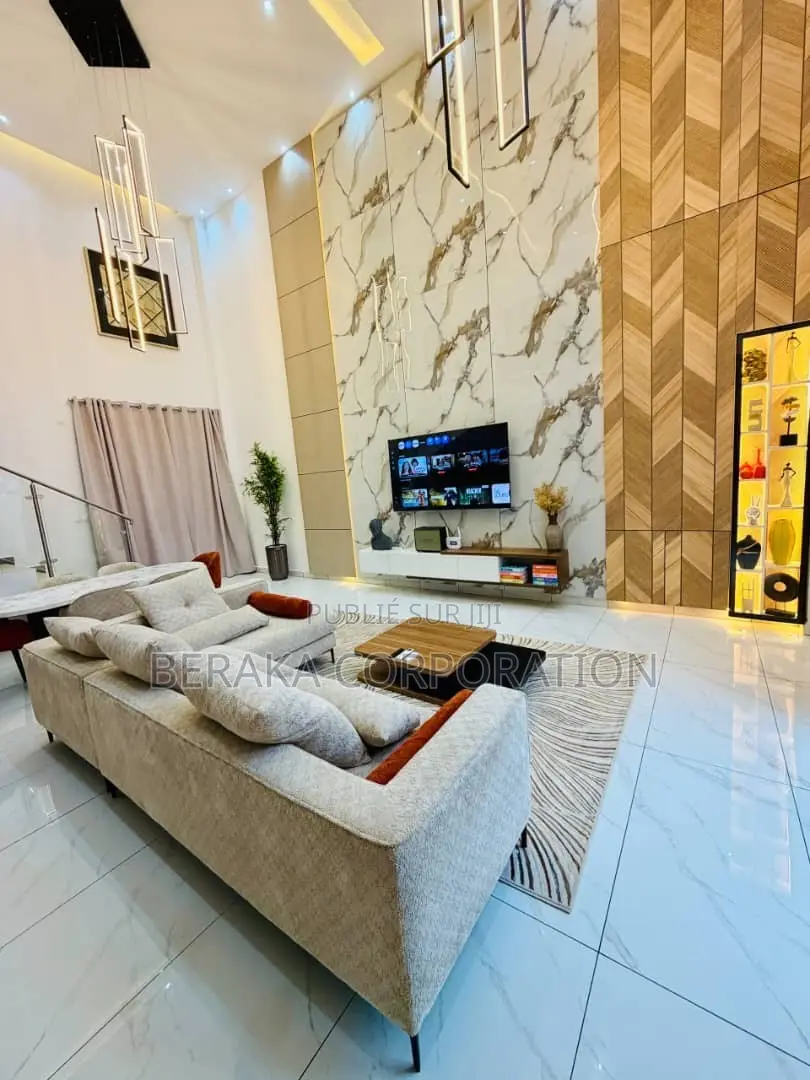 Meublé 3chbre Duplex dans Beraka Corporation, Bingerville à Vendre