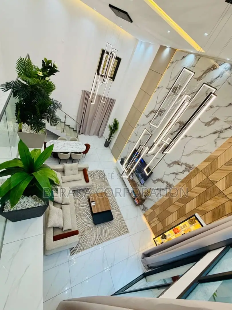 Meublé 3chbre Duplex dans Beraka Corporation, Bingerville à Vendre