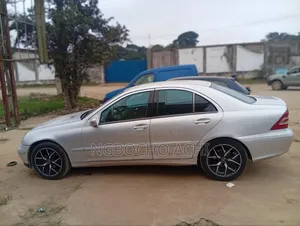 Mercedes-Benz C200 2001