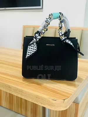 Sac À Main Élégant Et Tendance Idéale Pour Cadeaux