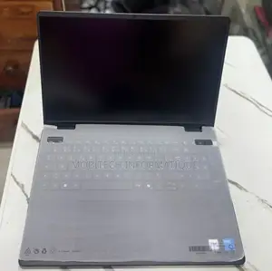 Nouveau Dell Plus 16 16GB Intel Core Ultra 5 SSD 512GB