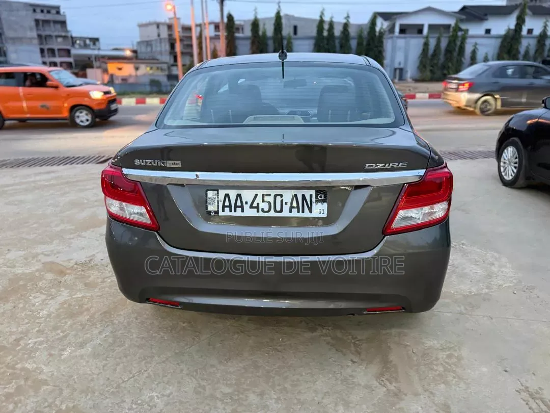 Suzuki Dzire 2023 Gris