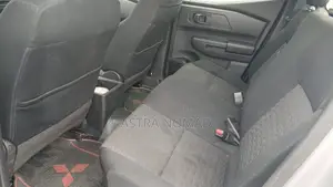 Mitsubishi L200 2025 Gris