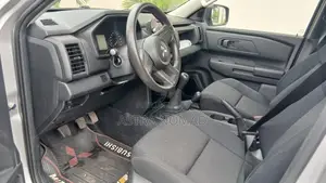Mitsubishi L200 2025 Gris