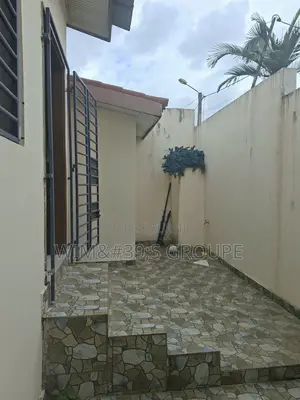 2chbre Villa dans Clé Doré, Cocody à Vendre