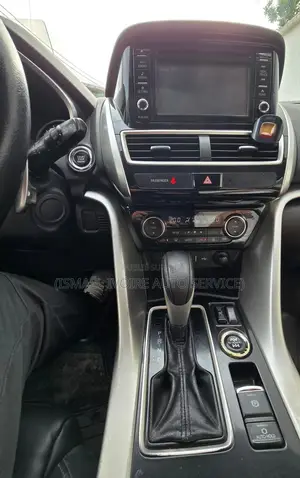 Mitsubishi Eclipse Cross 2020 Gris