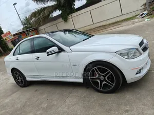 Mercedes-Benz C300 Luxury Sedan AWD (3.0L 6cyl 7A) 2009 Blanc